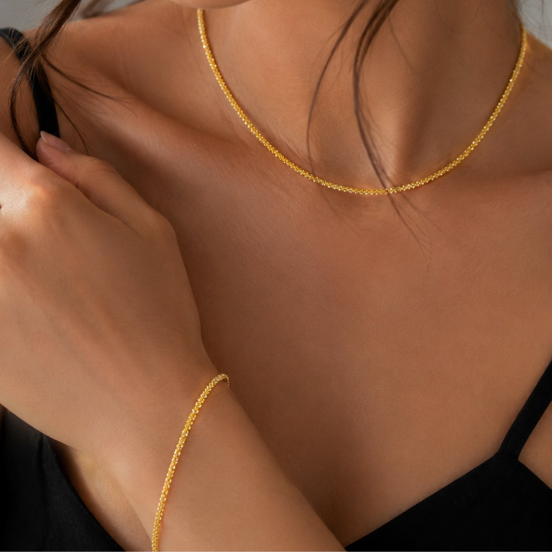 22K gold plated plane necklaceđ¸ - Image 2