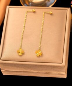 Sui suta earrings leaf