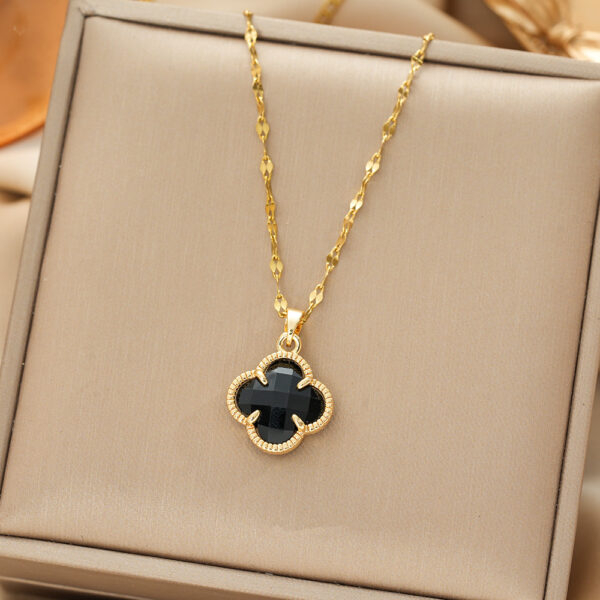 Dark Roman Flower Shape Pendant 22Karet Gold Plated Chain Necklace