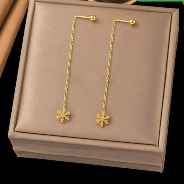 Alternative view of Sui suta Snow Crystal Design 22karet Gold Plated Earrings