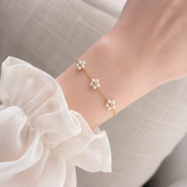 Alternative view of Pochondosoi Special 3 Pearl Floral Design Bracelet