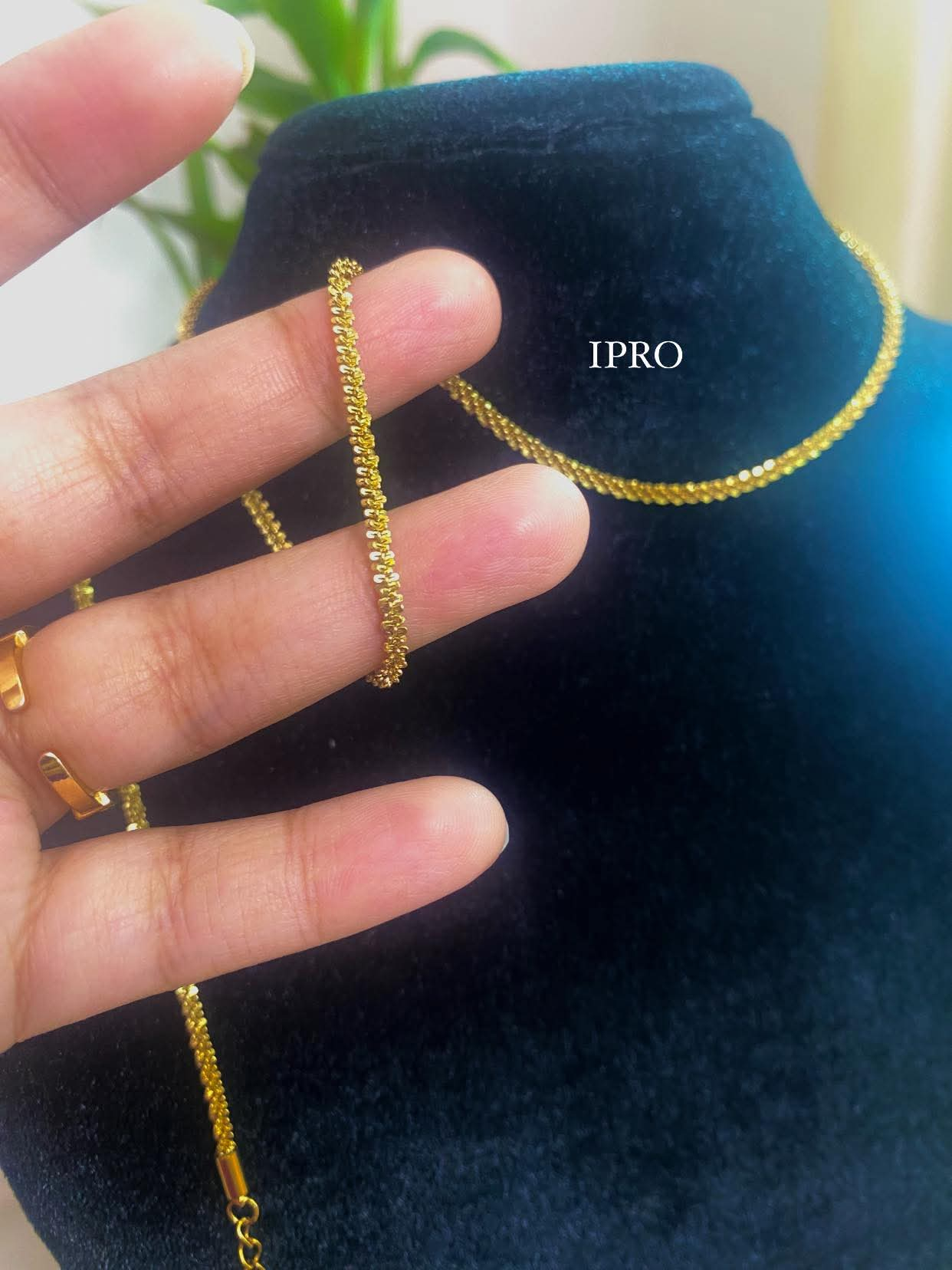 18K gold plated plane necklaceđ¸ - Image 4