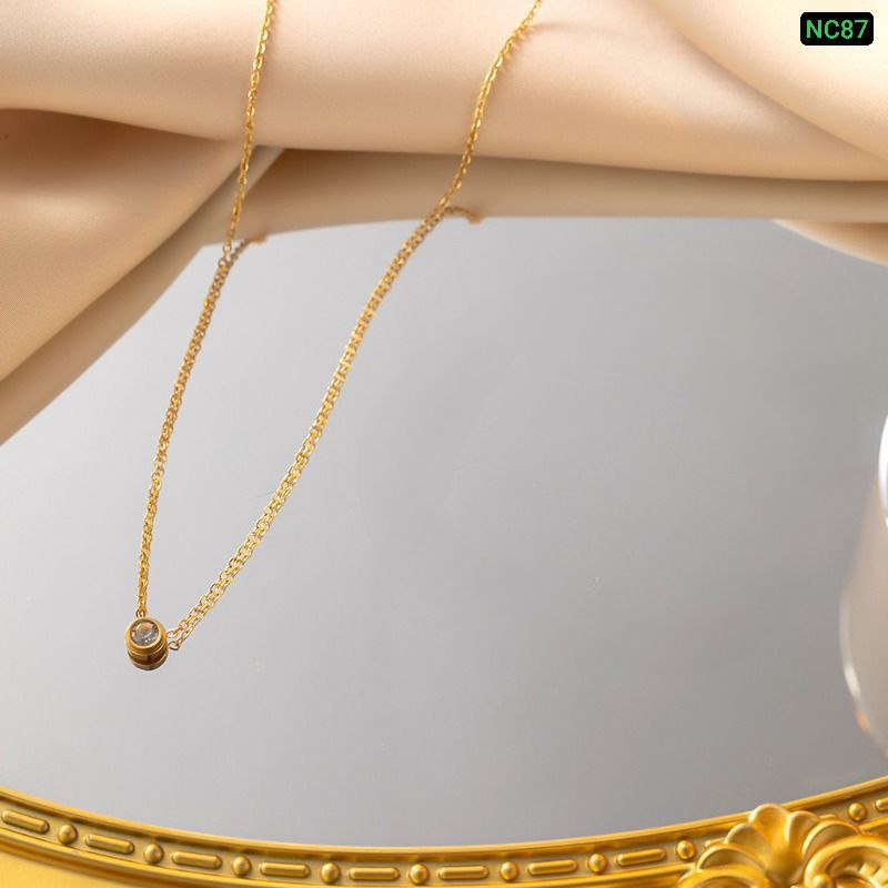 Alternative view of Simple one stone Chain NC87