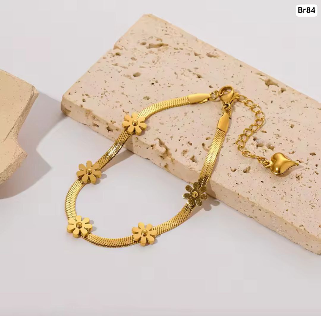 5 Flower 22Karet Gold Plated Stainless Steel Bracelet - Image 4