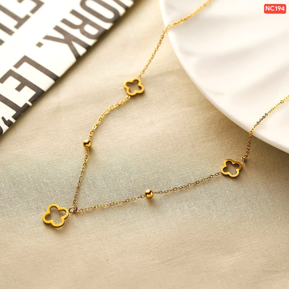 Alternative view of 3 Flower 2 Ball Gold Necklace NC194
