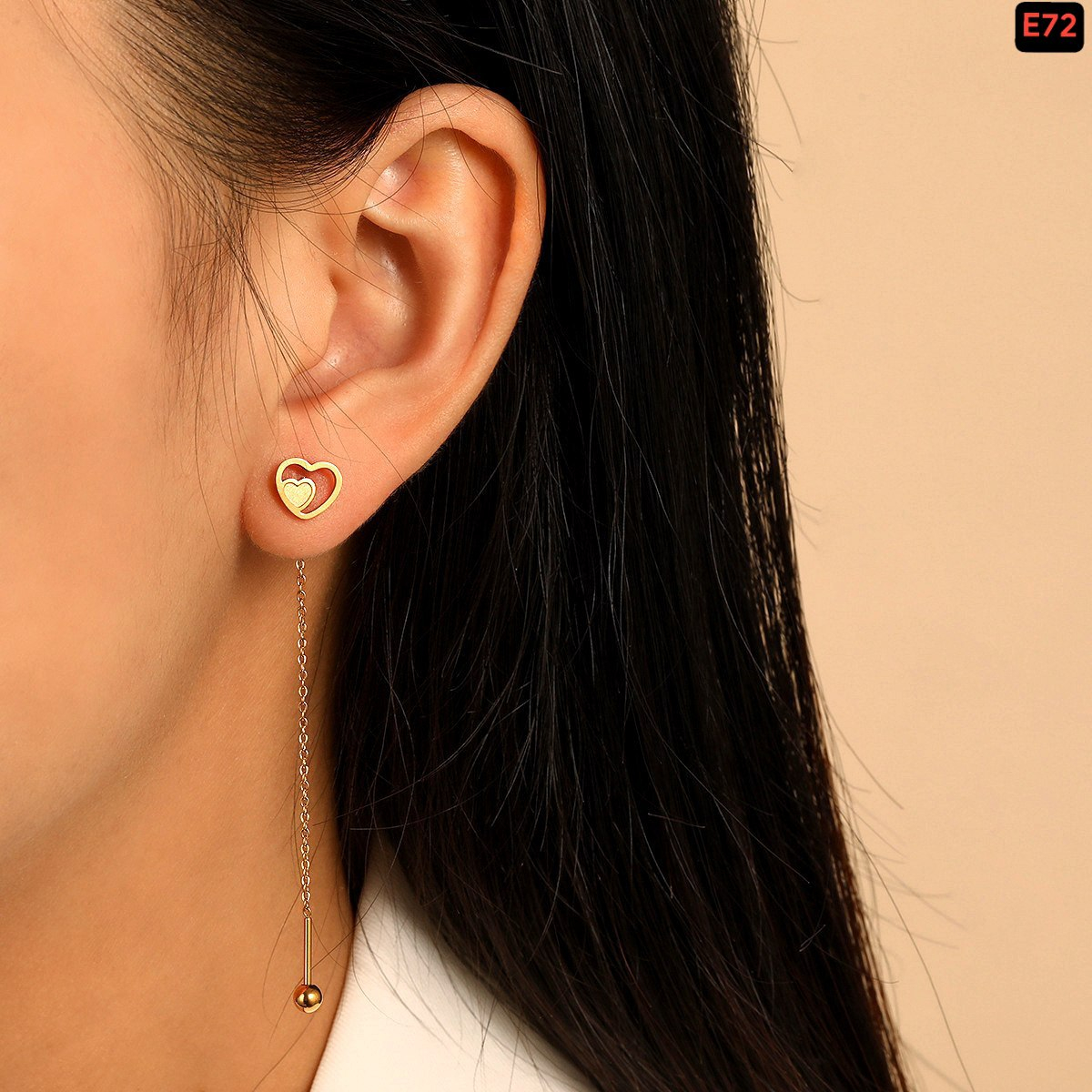 Alternative view of Love gold ring sui suta earrings