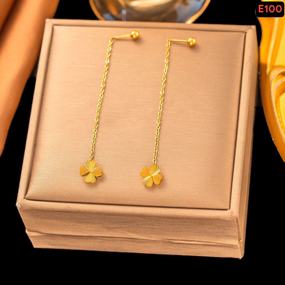 Sui suta earrings leaf