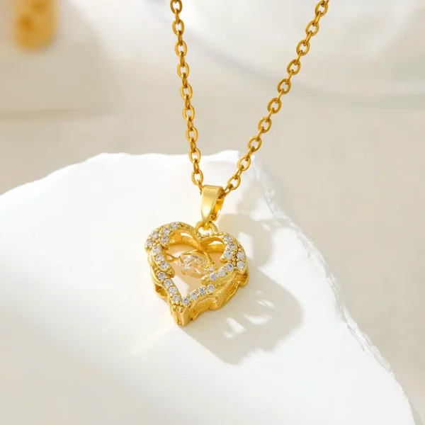 Love Design White Zircon Stone 22Karet Gold Plated Necklace
