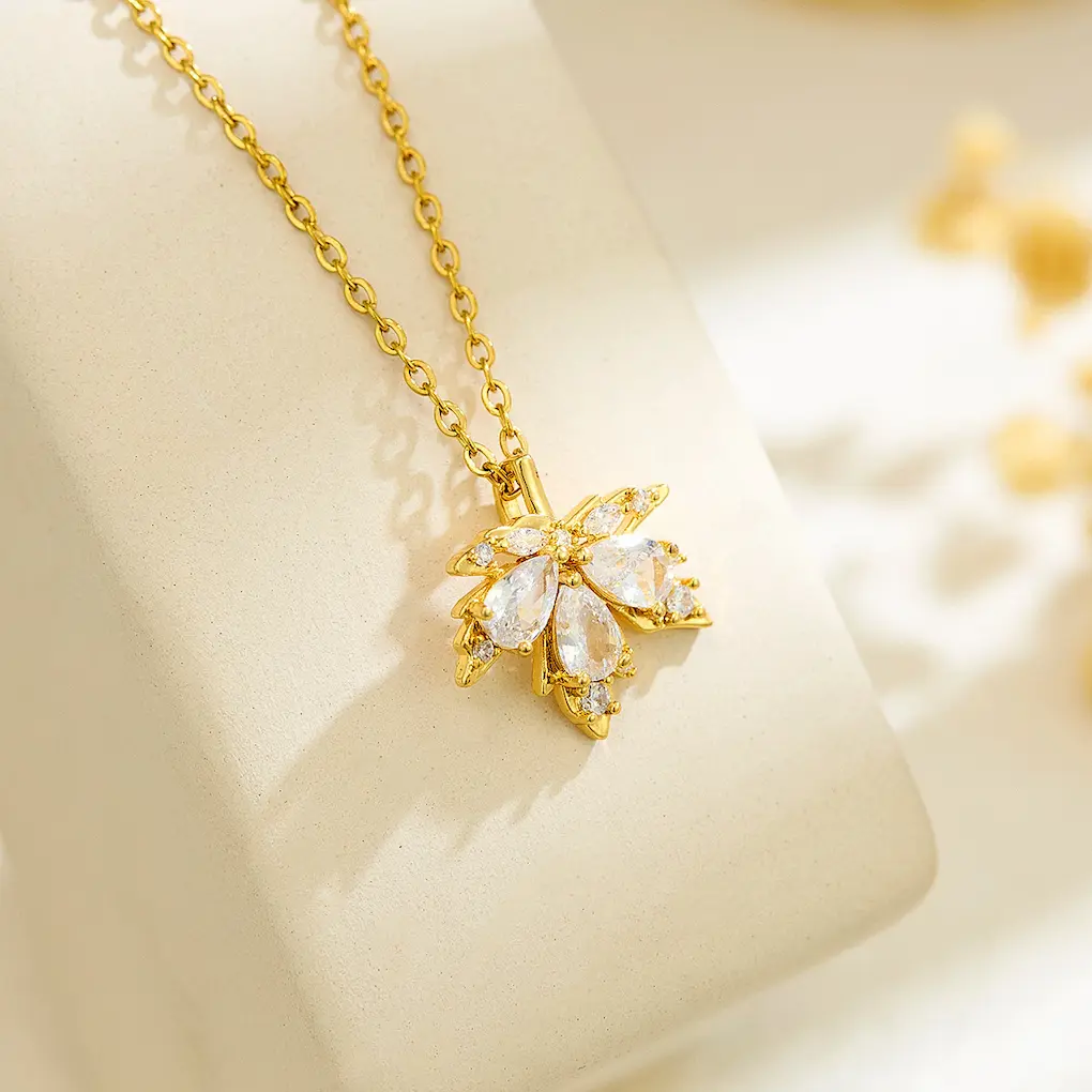 Floral Design Zirkon Stone 22Karet Gold Plated Necklace