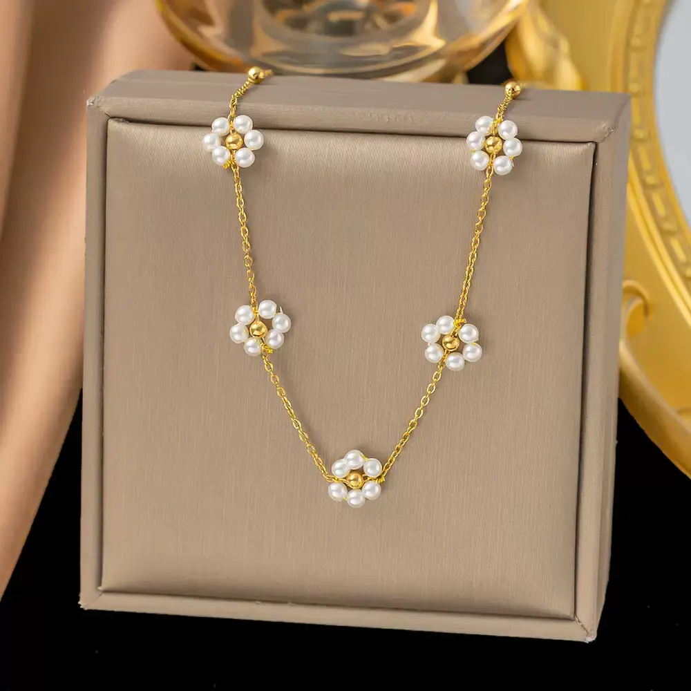 5 Flower Pearl Design 22Karet Gold Plated Necklace - Image 2