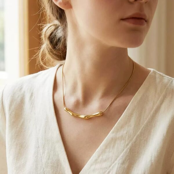 Irregular Gold Metal Shape Pendant 22Karet Gold Plated Clavicle Chain Necklace