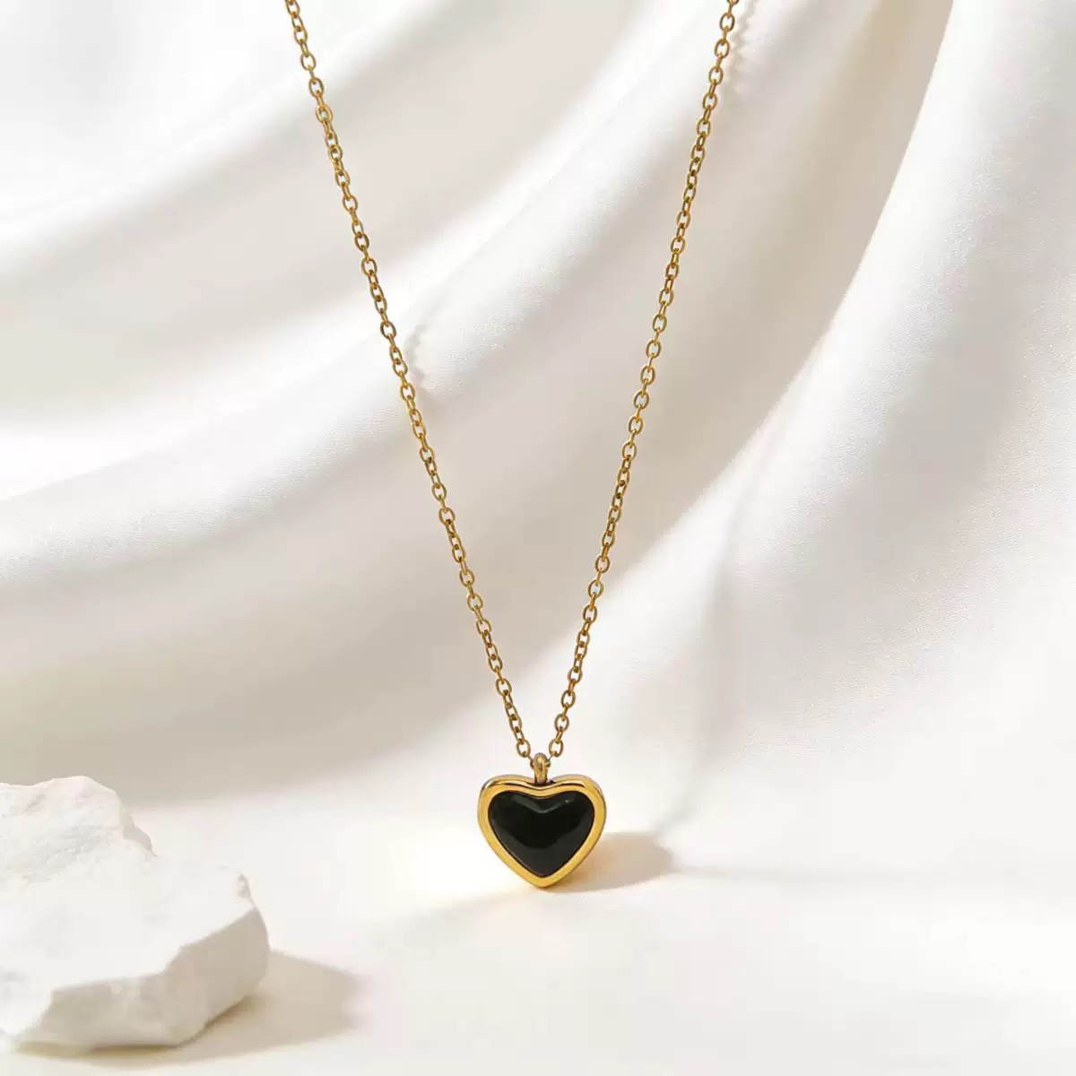 Dark Love Hanging Pendant 22Karet Gold Plated Necklace